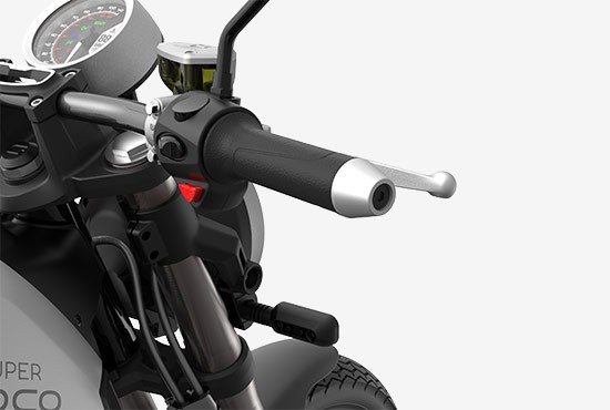 Super Soco TC Max — pormenor do guiador e mostrador